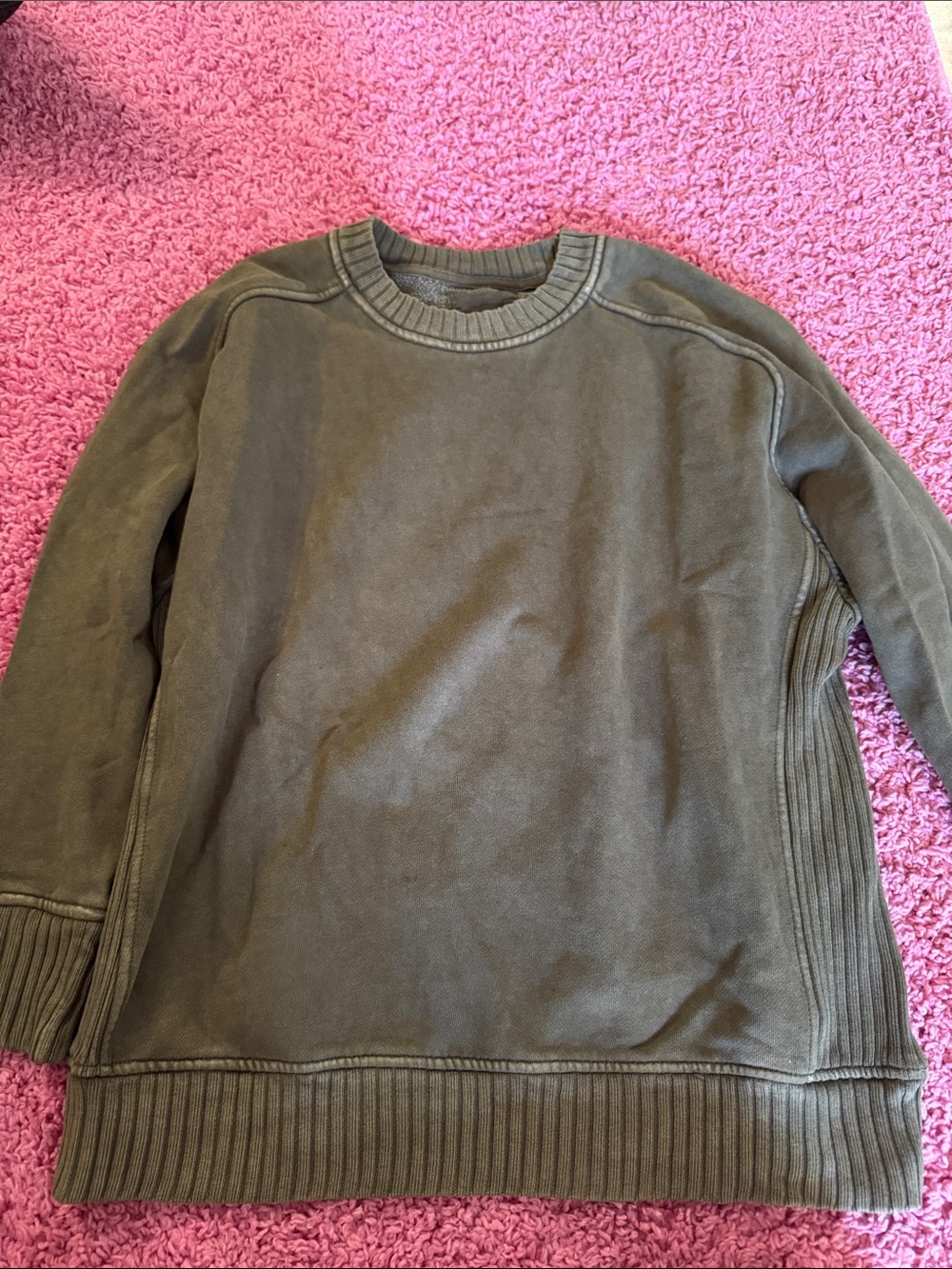aerie women’s Olive Crewneck Pullover Sweater